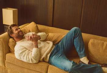Chris Hemsworth by Gregory Harris for Vanity Fair (2024) фото №1412967