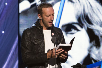Chris Martin - Rock And Roll Hall Of Fame Induction Ceremony in NY 04/10/2014 фото №1198115