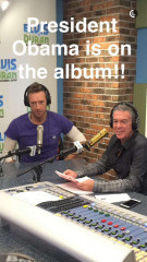 Chris Martin - Elvis Duran and the Morning Show in New York 11/24/2015 фото №1171025