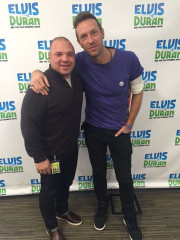 Chris Martin - Elvis Duran and the Morning Show in New York 11/24/2015 фото №1171026