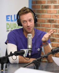 Chris Martin - Elvis Duran and the Morning Show in New York 11/24/2015 фото №1171030