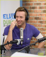 Chris Martin - Elvis Duran and the Morning Show in New York 11/24/2015 фото №1171033