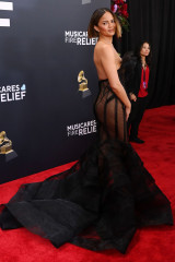 Christine Teigen – GRAMMY Awards 2025 фото №1411920