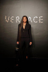 Ciara - Versace Pre-Fall 2019 Show in New York 12/02/2018 фото №1123996