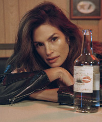 Cindy Crawford for Haute Living US November 2024 фото №1409781