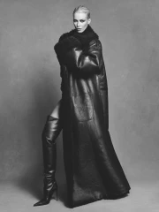Claudia Schiffer for Vanity Fair Italy October 2023 фото №1378048