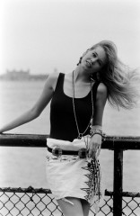 Claudia Schiffer for DKNY Resort 1990 Sportswear Advance фото №1411097