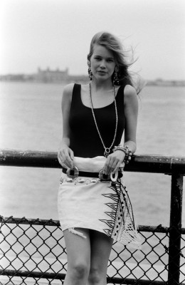 Claudia Schiffer for DKNY Resort 1990 Sportswear Advance фото №1411100