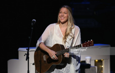 Colbie Caillat at Thousand Oaks Civic Arts Plaza in Thousand Oaks, CA 08/05/2017 фото №999478