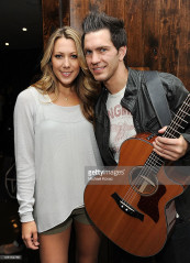 Colbie Caillat - Sunset Marquis Hotel & Villas in West Hollywood фото №941234