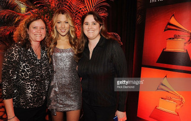 Colbie Caillat at GRAMMY Nominee Party in Nashville, Tennessee фото №954984