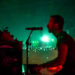 Coldplay - Global Citizen Festival India at Mumbai 11/19/2016 фото №1199885