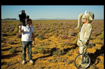 Coldplay - Music Video Paradise (2011) - On Set in Karoo Desert, South Africa фото №1043921