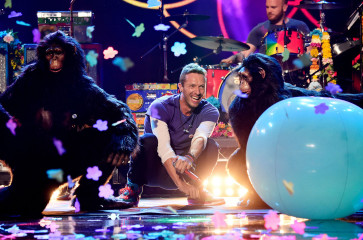 Coldplay - American Music Awards 11/22/2015 фото №1166416