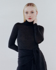 Dakota Fanning for S Magazine September 2024 фото №1402996