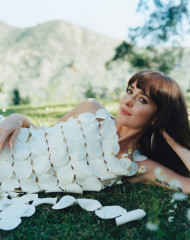 Dakota Johnson - Bustle magazine, March 2024 фото №1390429