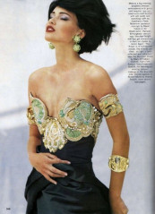 Daniela Pestova by Patrick Demarchelier for US Vogue // August 1990 фото №1285916