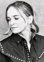 Danielle Panabaker – “The Flash” Portraits at SDCC 2019 фото №1201046