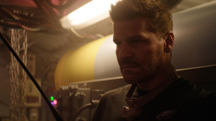 David Boreanaz - Seal Team (2019) 2x13 'Time To Shine' фото №1323260