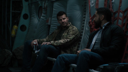 David Boreanaz - Seal Team (2019) 2x14 'What Appears To Be' фото №1301155