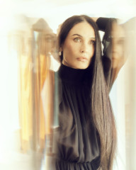 Demi Moore – for Los Angeles Times, November 2024 фото №1406856