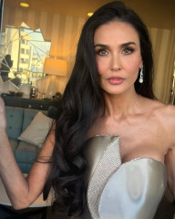 Demi Moore at 82nd Annual Golden Globes фото №1413394