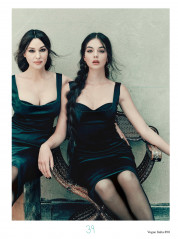 Monica Bellucci & Deva Cassel by Paolo Roversi for Vogue Italia // July 2021 фото №1301743