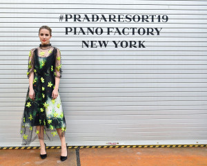 Dianna Agron - Prada Resort : 2019 Show, Manhattan, NY фото №1067428