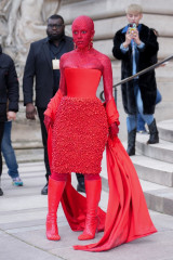 Doja Cat – Schiaparelli Haute Couture SS 2023 Show at Paris фото №1384477