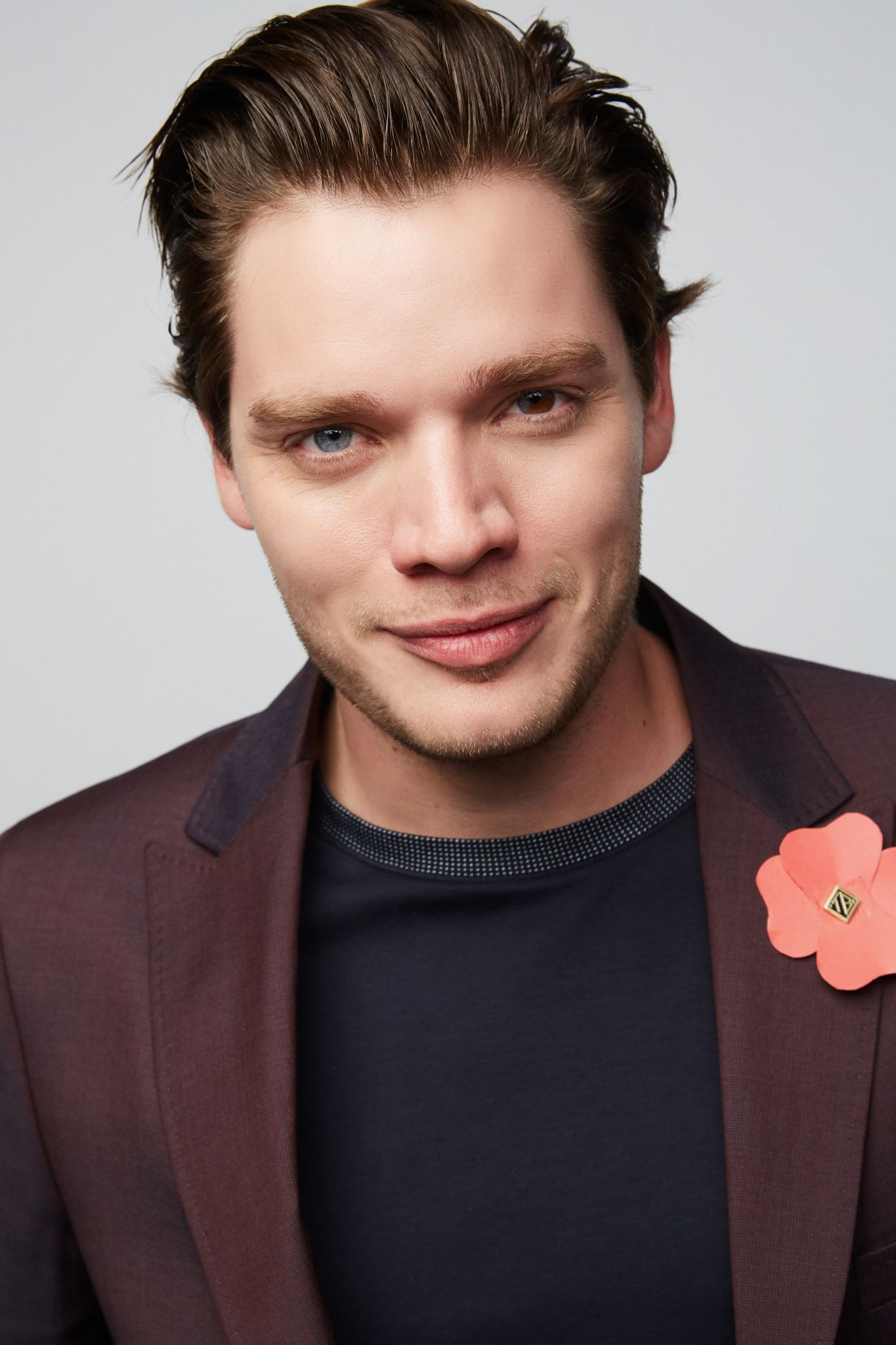 Доминик Шервуд (Dominic Sherwood)