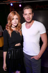 Dominic Sherwood фото