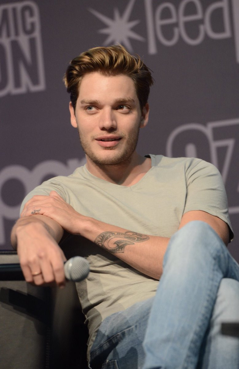 Доминик Шервуд (Dominic Sherwood)