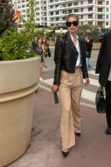 Doutzen Kroes - Out in Cannes фото №1326856