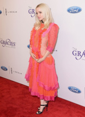 Dove Cameron – Gracie Awards in Beverly Hills фото №972748