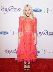 Dove Cameron – Gracie Awards in Beverly Hills фото №972746