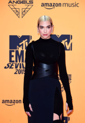 Dua Lipa - MTV EMA in Seville 11/03/2019 фото №1230610