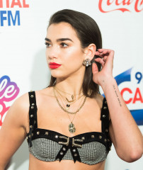 Dua Lipa - Capital FM Jingle Bell Ball 12/09/2017 фото №1022440