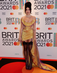 Dua Lipa - Brit Awards in London 05/11/2021 фото №1296993