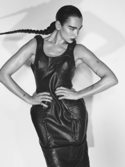 Dua Lipa for British Vogue July 2025 by David Sims фото №1419006