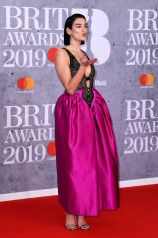 Dua Lipa – 2019 Brit Awards фото №1145325