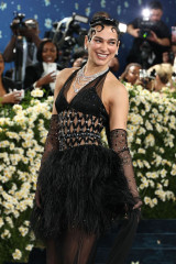 Dua Lipa – Met Gala 2025 фото №1417849