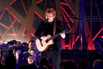 Ed Sheeran at IHeartRadio Music Awards фото №951376