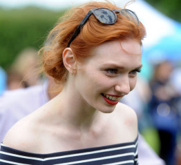 Eleanor Tomlinson at the Adlestrop Open Day and Fun Dog Show in Gloucestershire фото №974059