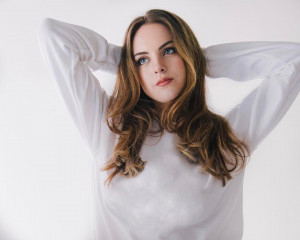 Elizabeth Gillies by Vincent Fund for Represent (2017) фото №1273370