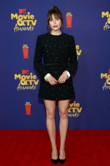 Elizabeth Olsen-MTV Movie & TV Awards 2021 фото №1297365