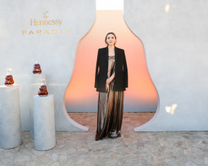 Elizabeth Olsen - Alicia Keys x Hennessy Paradis Event 02/07/2023 фото №1363990