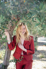 Elle Fanning by Tierney Gearon for Vanity Fair // October 2020 фото №1276181