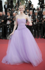 Elle Fanning at “The Beguiled” World Premiere – Cannes Film Festival  фото №968589