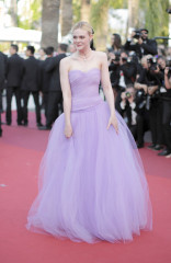 Elle Fanning at “The Beguiled” World Premiere – Cannes Film Festival  фото №968588