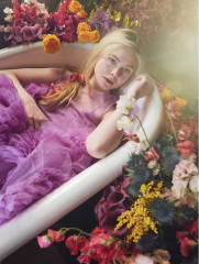 Elle Fanning ~ UK Harper’s Bazaar May 2023 фото №1368267